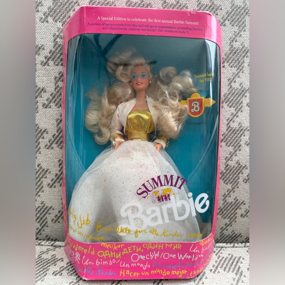 RARE 1990 Summit Barbie – Special Edition NIB